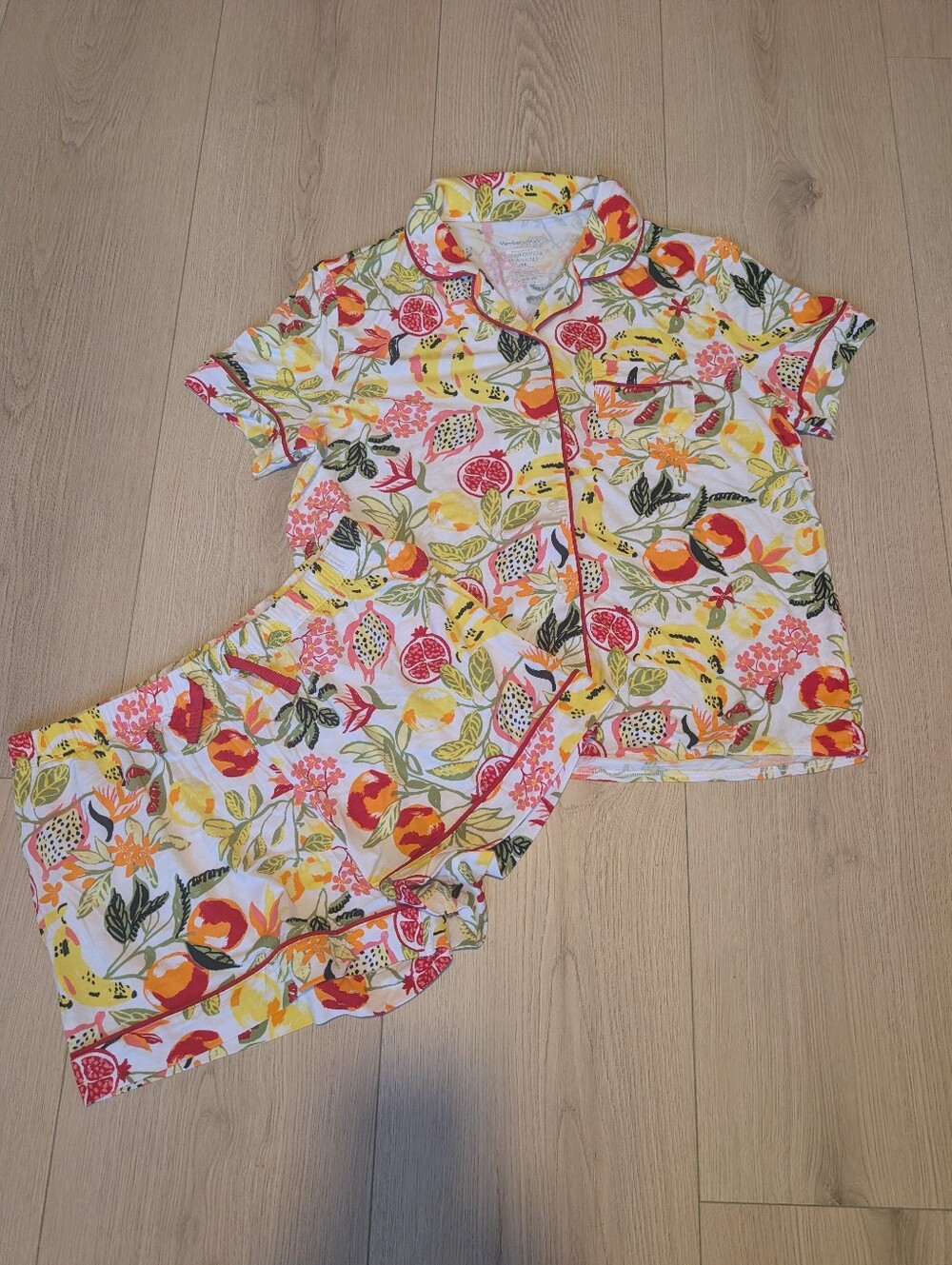 Floral & Fruit Short Sleeve Women’s Pajama Set in White and Yellow 0190